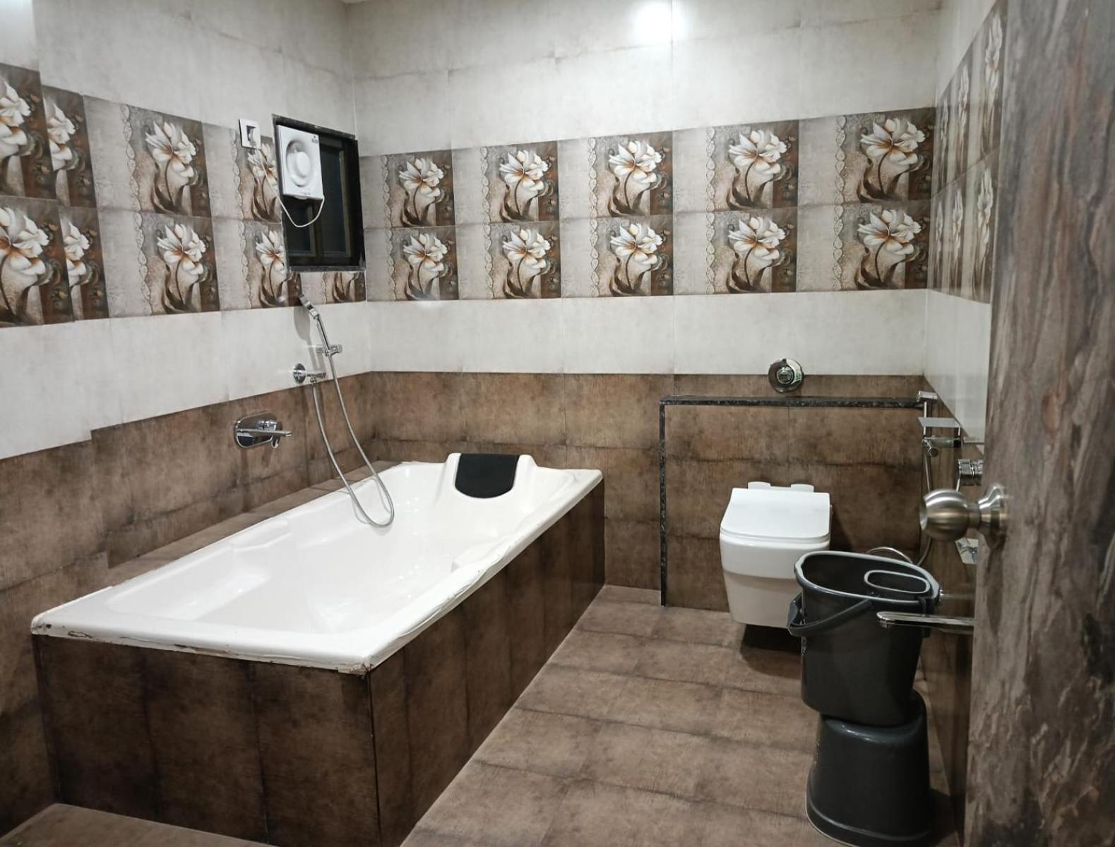 Hotel E Classico Bhavnagar Esterno foto